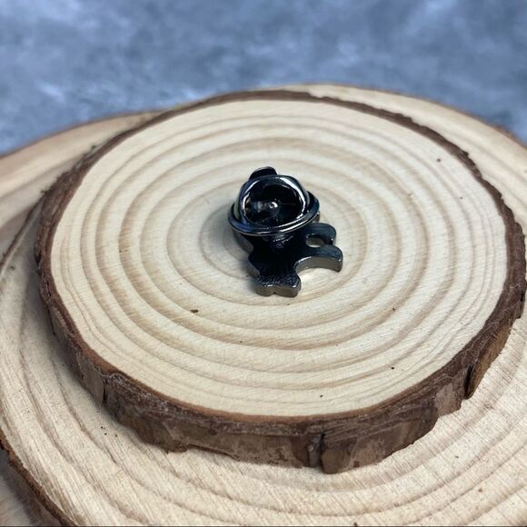 Triceratops Pink Small Enamel Pin/ Brooch Lapel - Picture 5 of 6